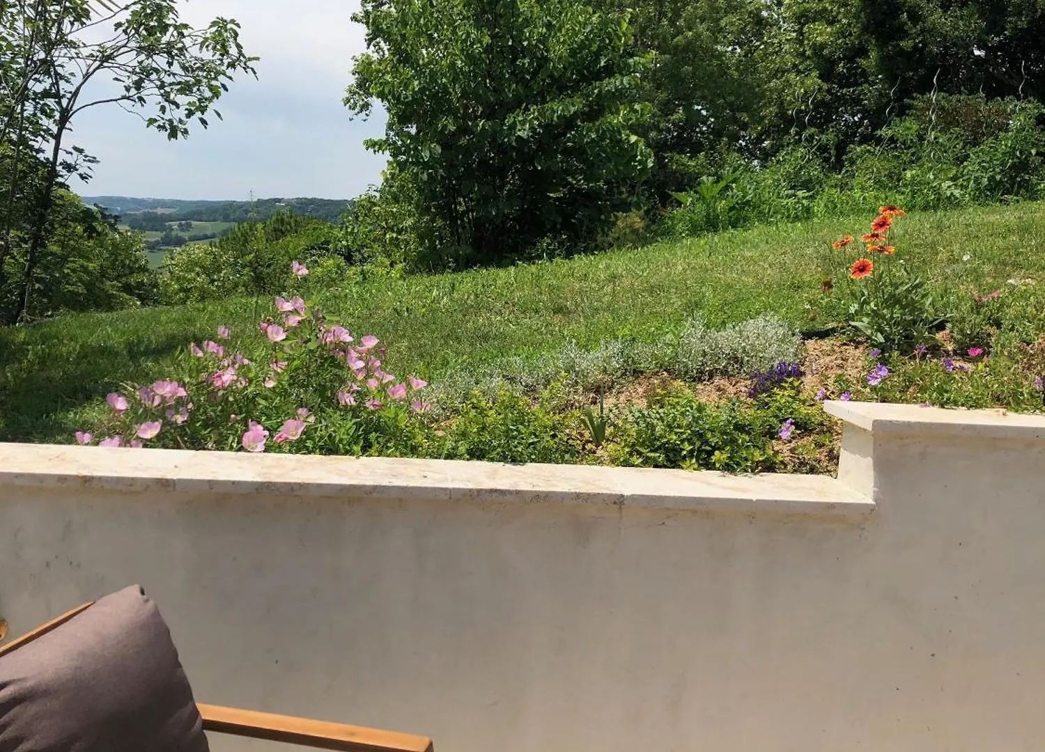 Newly Converted Barn, Magnificent Vues, Garden And Pool Lauzerte Holiday home